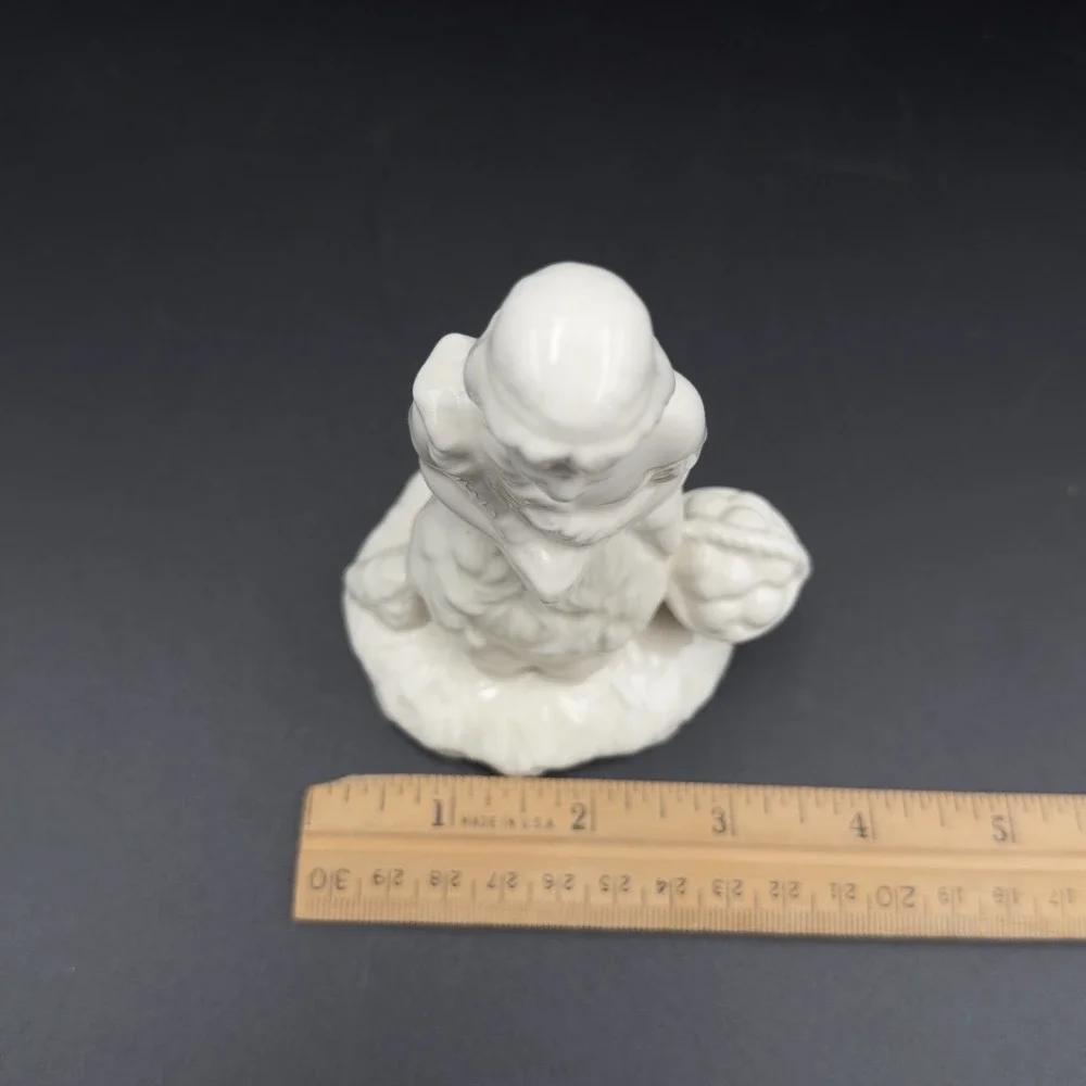Vintage HOLLAND‎ MOLD Kneeling SHEPARD BOY Fruit Basket NATIVITY Figure Glazed